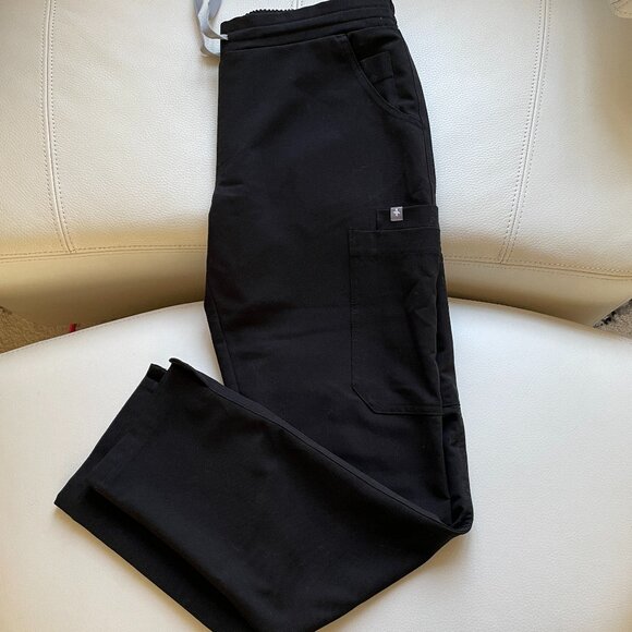 FIGS women's Yola™ - Skinny Scrub Pants, Black, XS - Picture 4 of 11